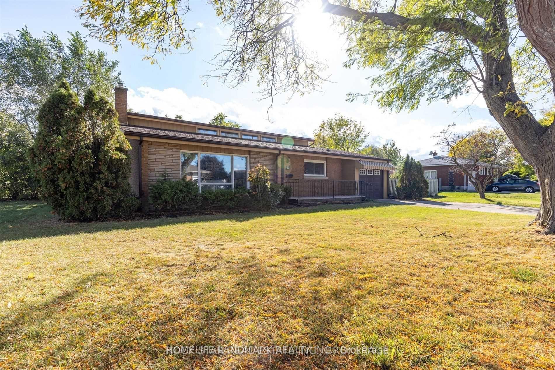 Photo 1 of 22 Oakmount Drive, St. Catharines, Glendale/Glenridge — HOMEH