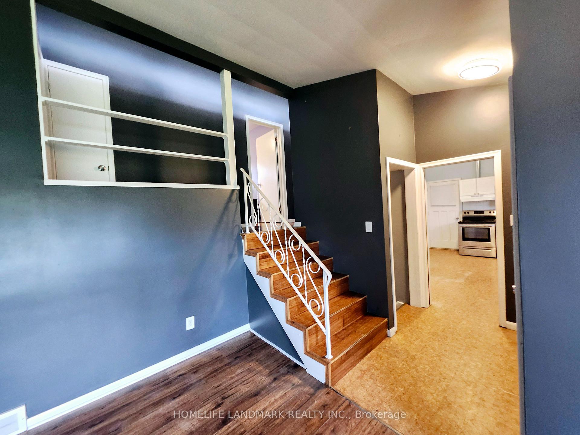 Photo 3 of 22 Oakmount Drive, St. Catharines, Glendale/Glenridge — HOMEH