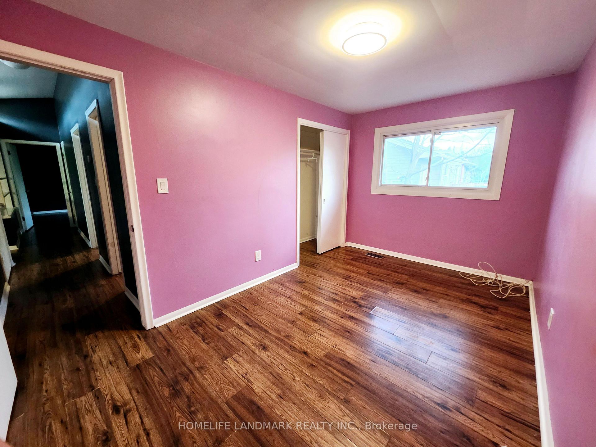 Photo 11 of 22 Oakmount Drive, St. Catharines, Glendale/Glenridge — HOMEH