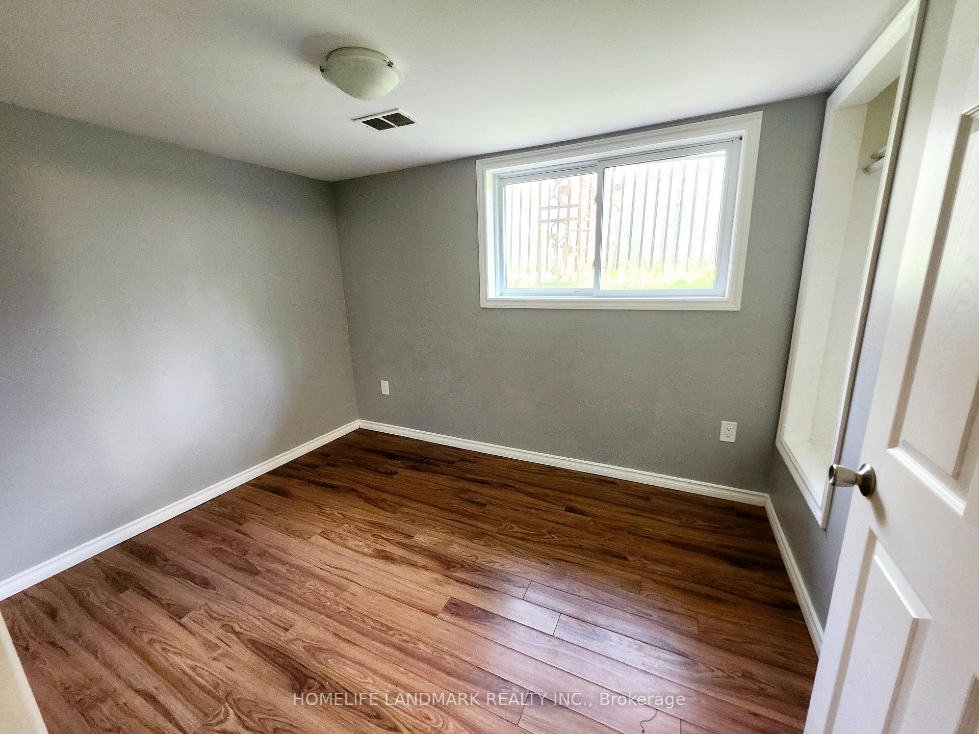 Photo 15 of 22 Oakmount Drive, St. Catharines, Glendale/Glenridge — HOMEH