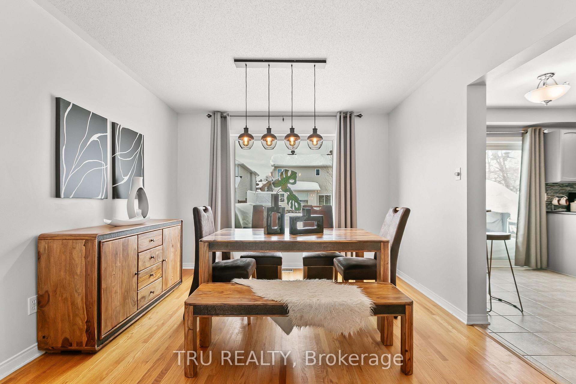 Photo 9 of 49 Stonepath Crescent N, Ottawa, Stittsville (Central) — HOMEH