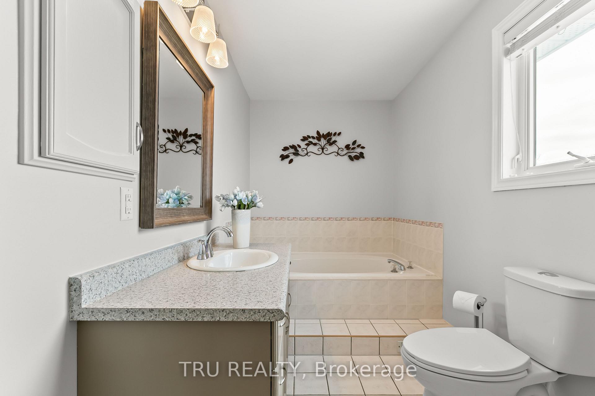 Photo 22 of 49 Stonepath Crescent N, Ottawa, Stittsville (Central) — HOMEH