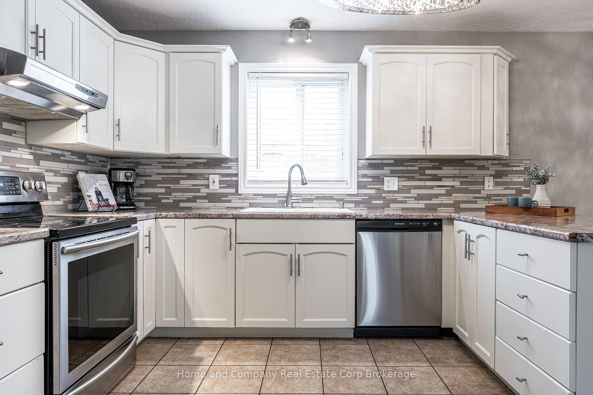 Photo 9 of 155 Franklin Drive, Stratford — HOMEH