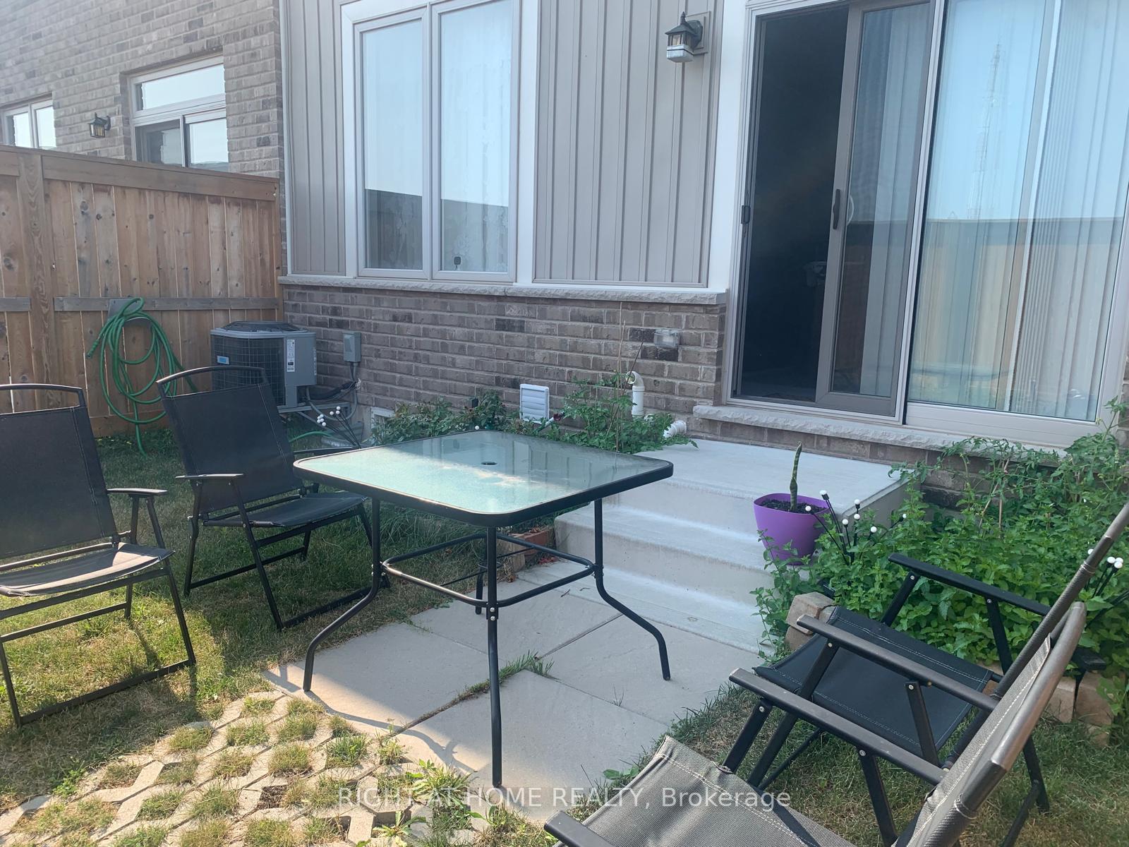Photo 17 of 41 Noah Common, St. Catharines, Oakdale — HOMEH