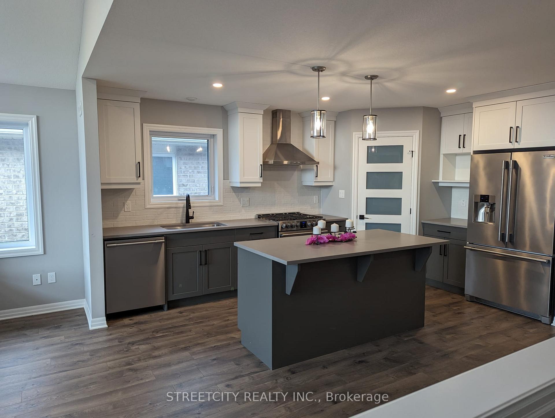 Photo 2 of 51 Foxtail Lane, St. Thomas — HOMEH