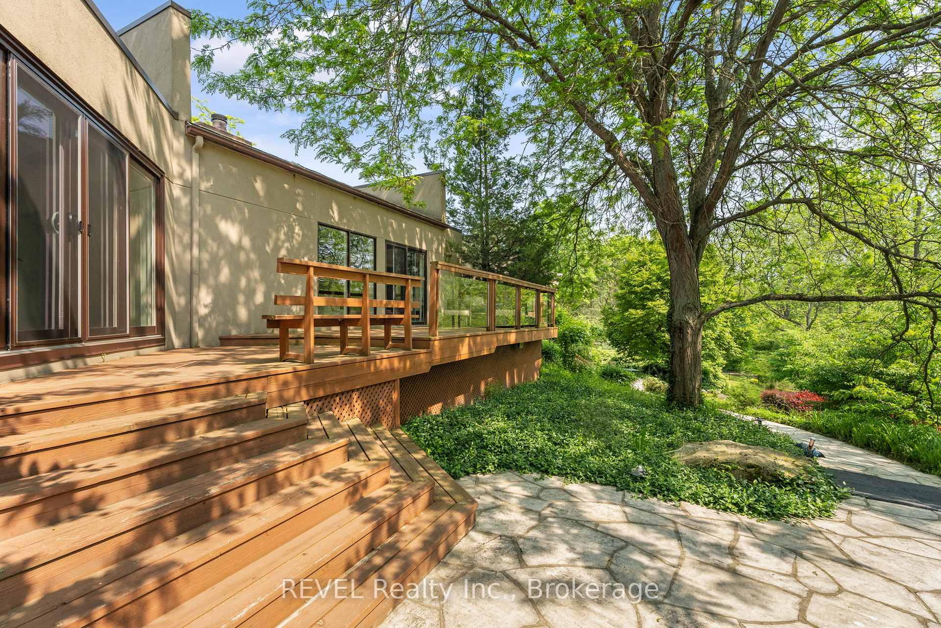 Photo 4 of 2721 Decew Road, St. Catharines, Rykert/Vansickle — HOMEH