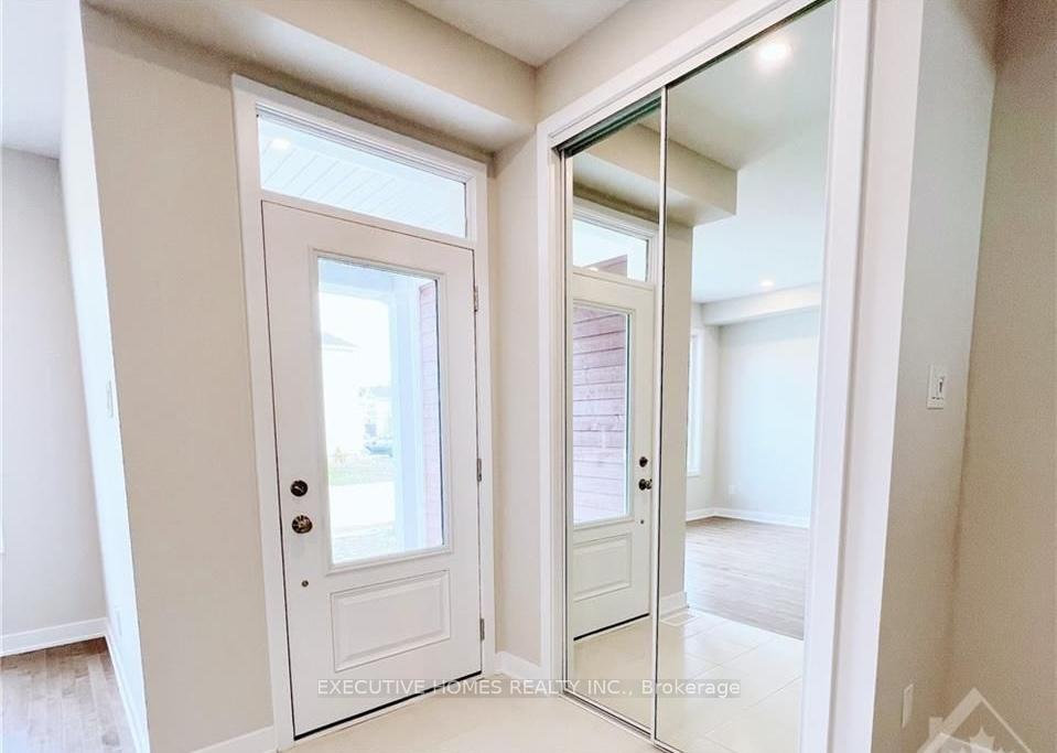 Photo 2 of 830 Bascule Place, Ottawa, Btwn Franktown Rd. & Fallowfield Rd. — HOMEH