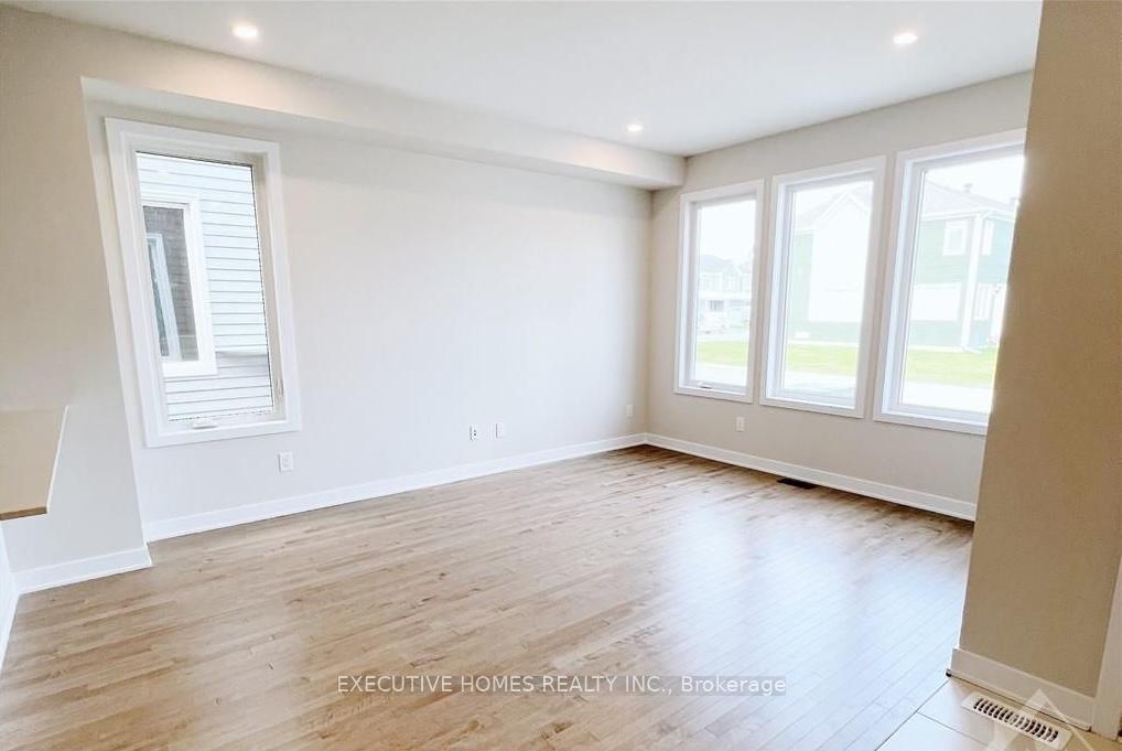 Photo 3 of 830 Bascule Place, Ottawa, Btwn Franktown Rd. & Fallowfield Rd. — HOMEH