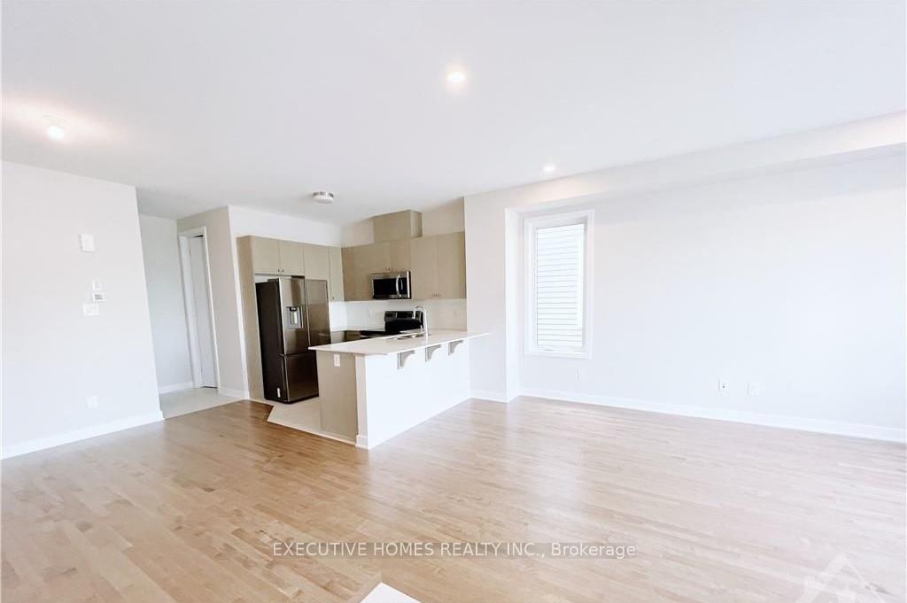 Photo 4 of 830 Bascule Place, Ottawa, Btwn Franktown Rd. & Fallowfield Rd. — HOMEH