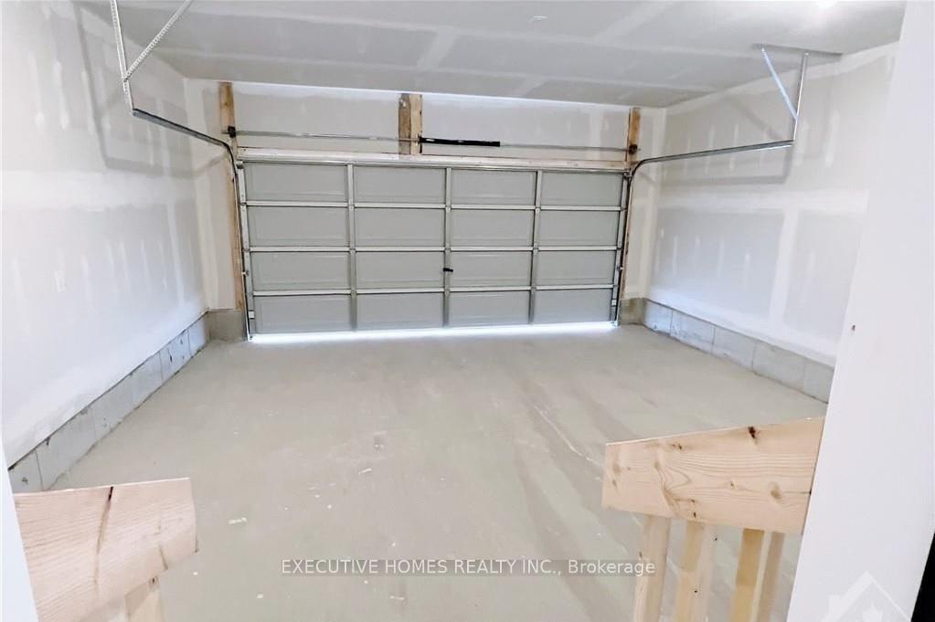 Photo 10 of 830 Bascule Place, Ottawa, Btwn Franktown Rd. & Fallowfield Rd. — HOMEH