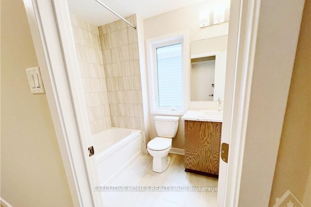 Photo 18 of 830 Bascule Place, Ottawa, Btwn Franktown Rd. & Fallowfield Rd. — HOMEH