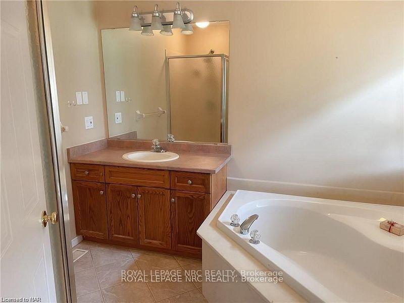 Photo 10 of 110 Vansickle Road, St. Catharines, Rykert/Vansickle — HOMEH