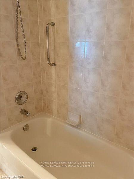 Photo 16 of 110 Vansickle Road, St. Catharines, Rykert/Vansickle — HOMEH