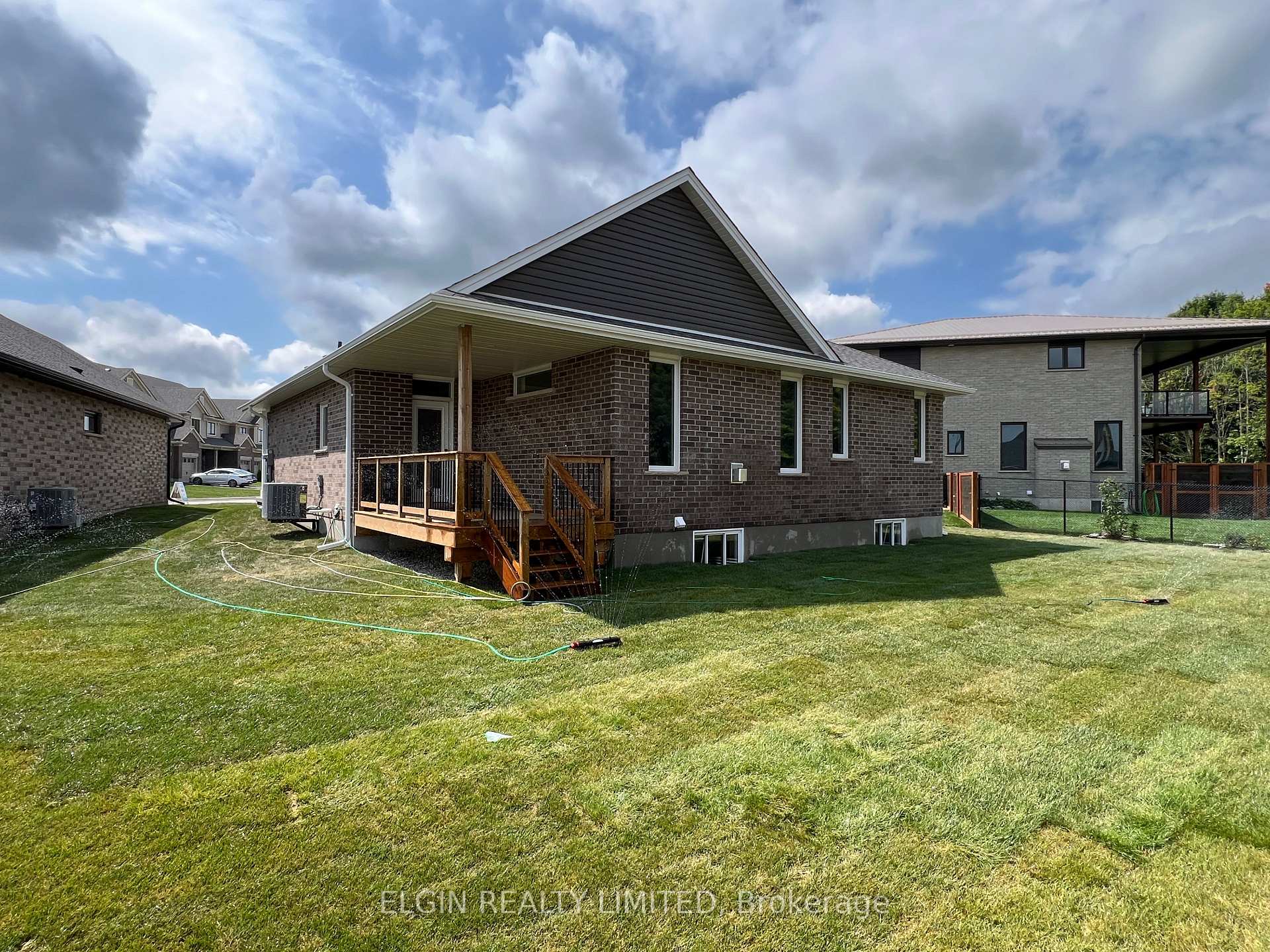 Photo 2 of 11 Dunning Way, St. Thomas — HOMEH