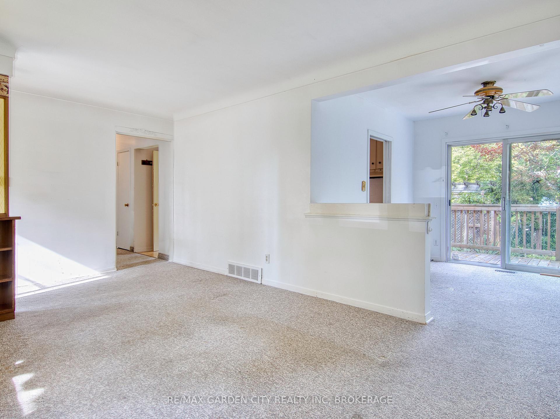 Photo 14 of 32 Viking Drive, St. Catharines, Bunting/Linwell — HOMEH