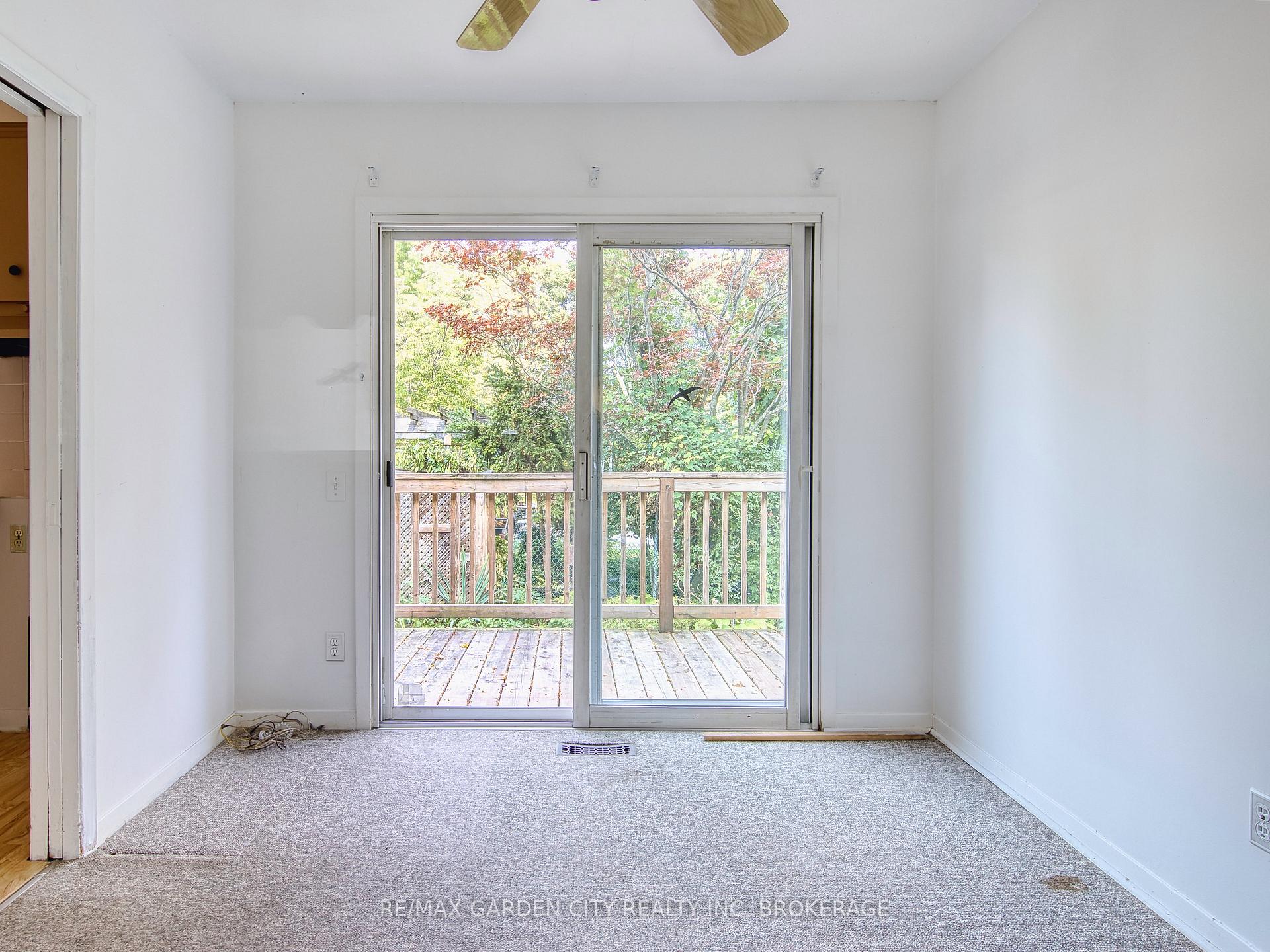 Photo 15 of 32 Viking Drive, St. Catharines, Bunting/Linwell — HOMEH