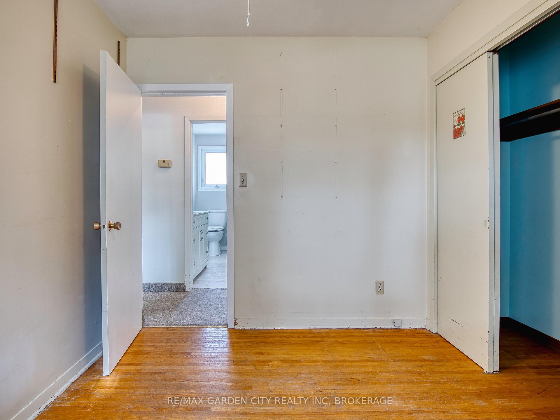 Photo 24 of 32 Viking Drive, St. Catharines, Bunting/Linwell — HOMEH
