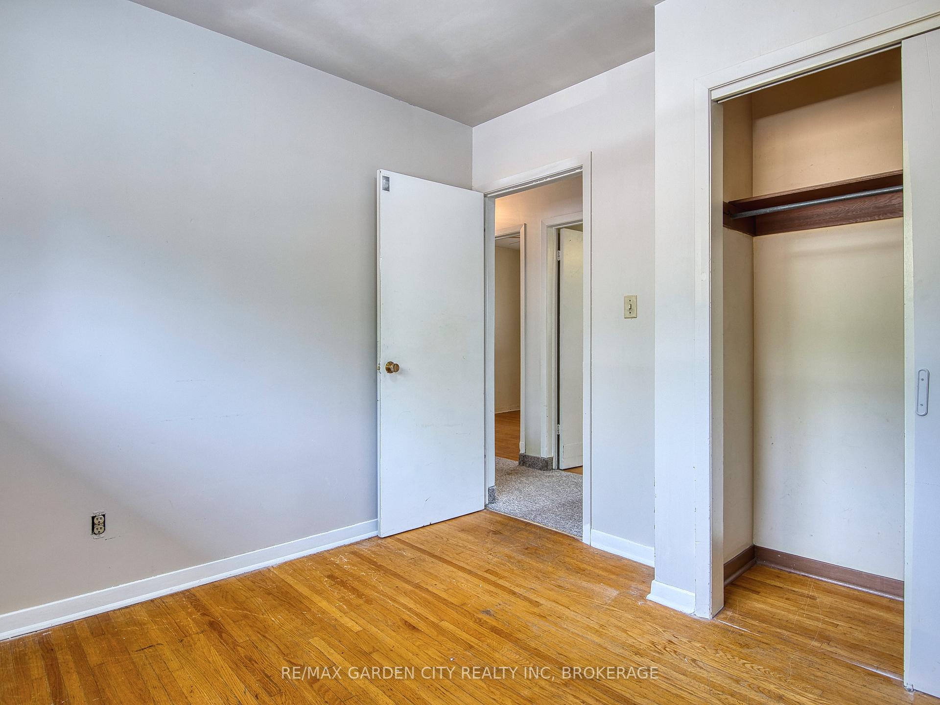 Photo 27 of 32 Viking Drive, St. Catharines, Bunting/Linwell — HOMEH
