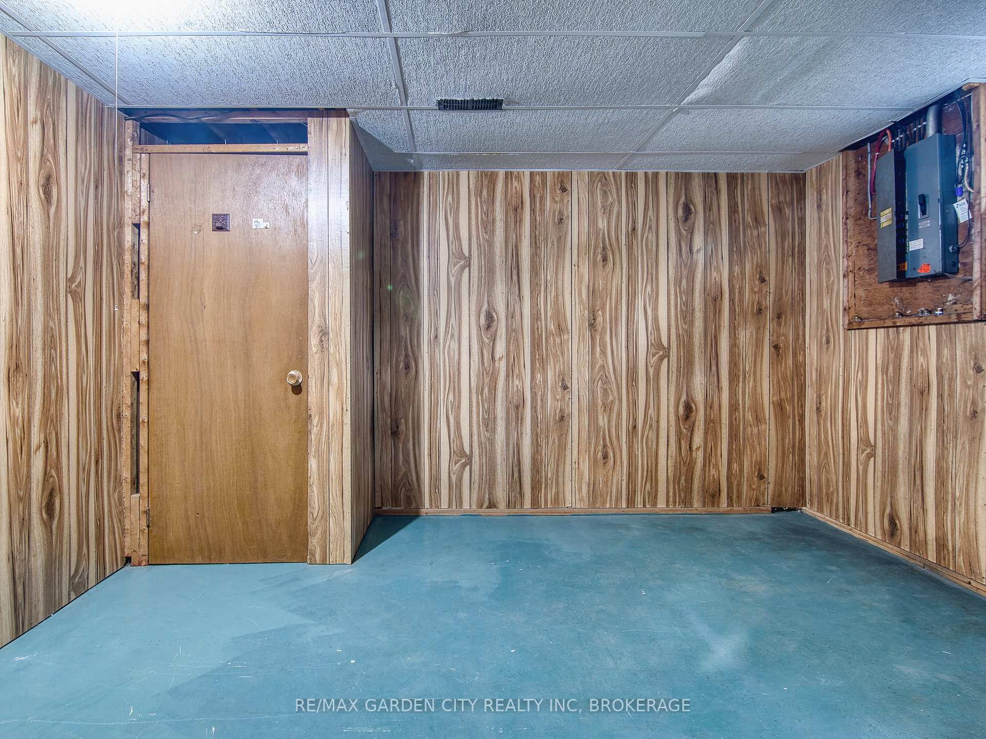 Photo 35 of 32 Viking Drive, St. Catharines, Bunting/Linwell — HOMEH