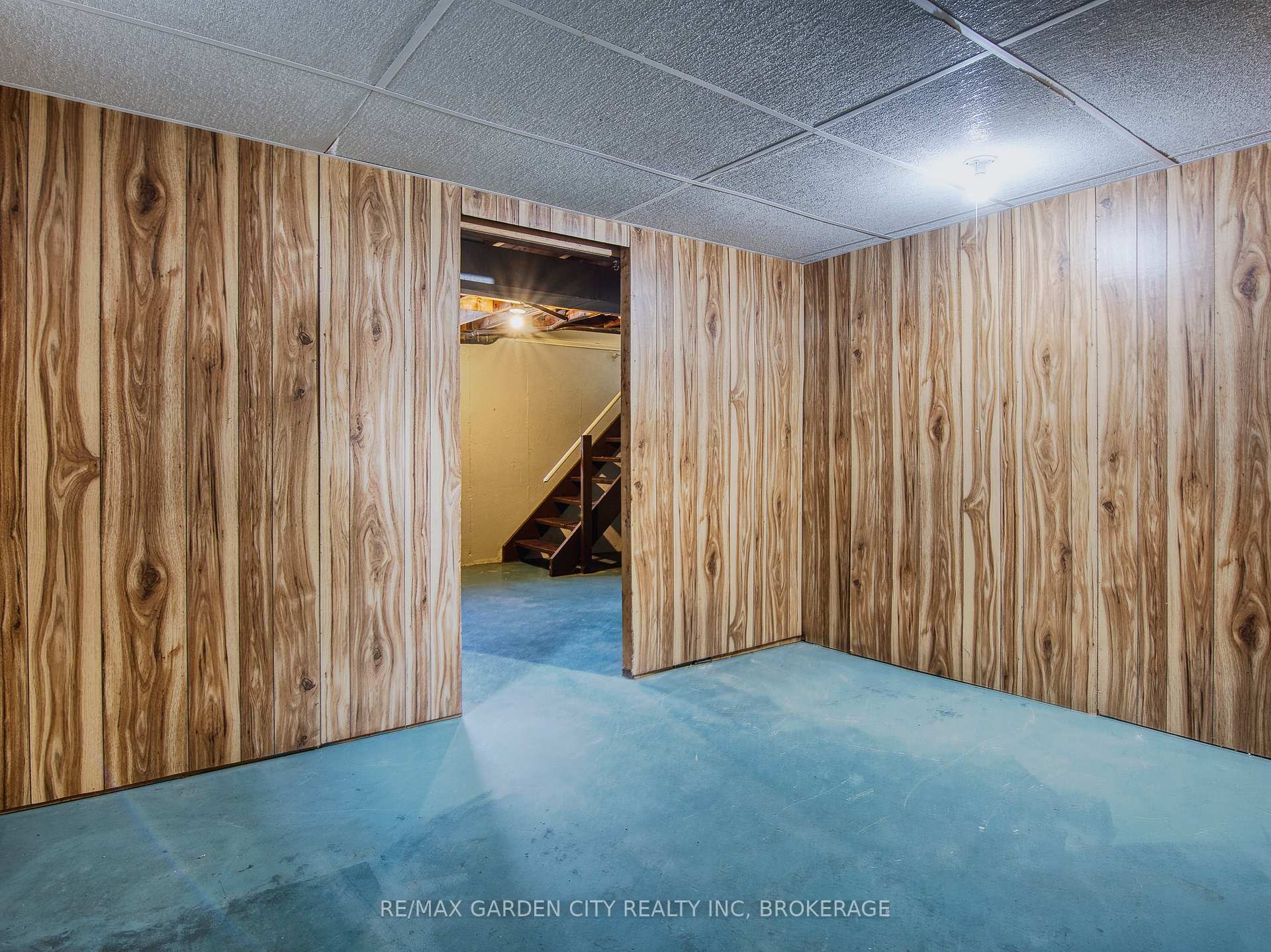 Photo 36 of 32 Viking Drive, St. Catharines, Bunting/Linwell — HOMEH