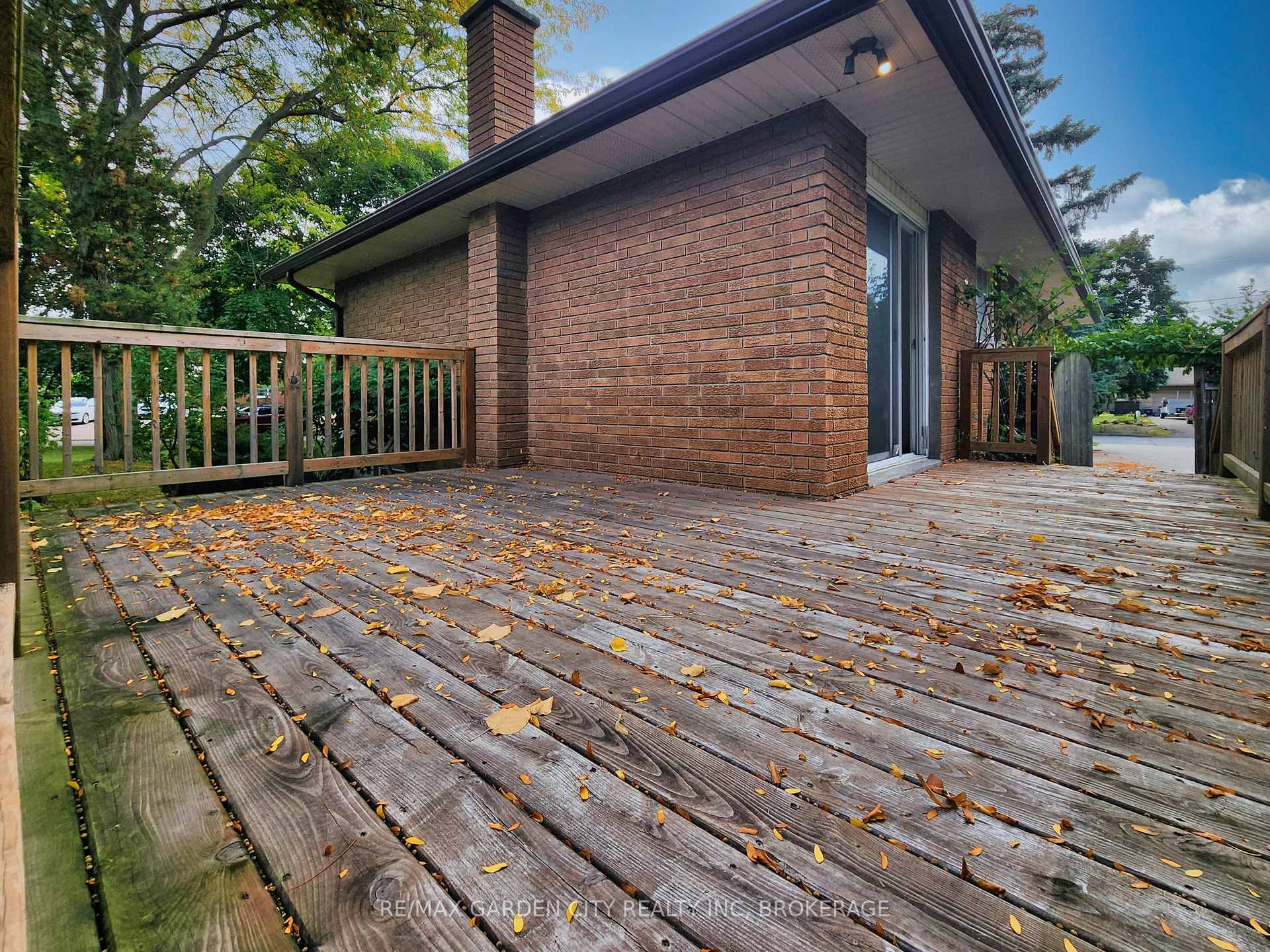 Photo 41 of 32 Viking Drive, St. Catharines, Bunting/Linwell — HOMEH