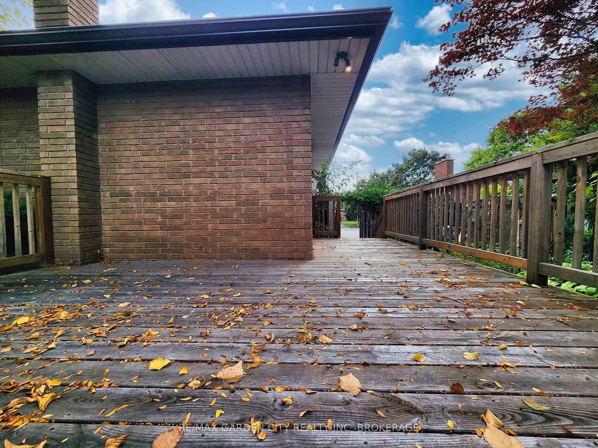 Photo 42 of 32 Viking Drive, St. Catharines, Bunting/Linwell — HOMEH