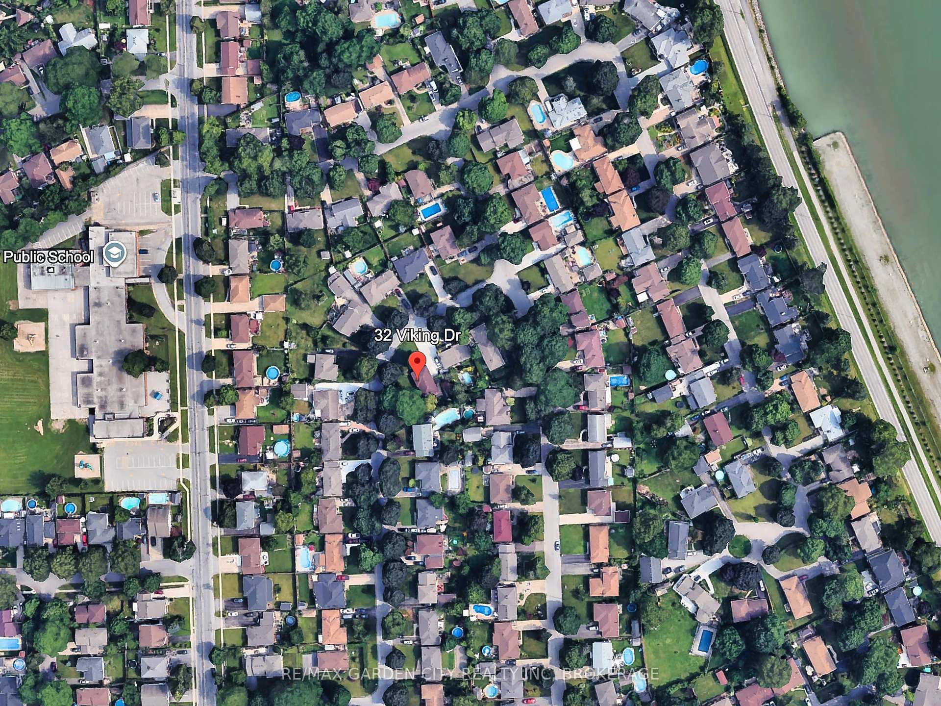 Photo 43 of 32 Viking Drive, St. Catharines, Bunting/Linwell — HOMEH