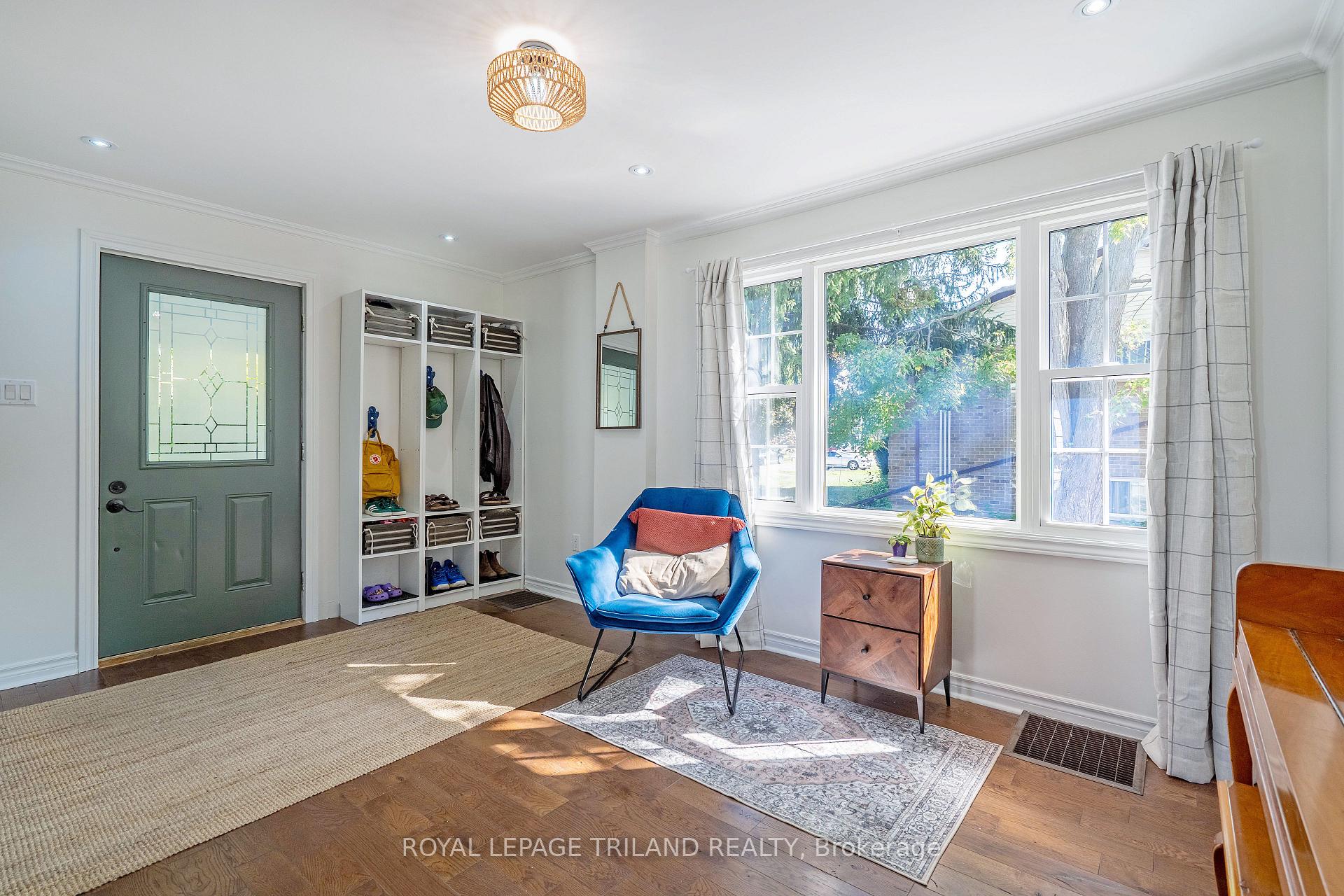 Photo 8 of 18 Tecumseh Street, St. Thomas — HOMEH
