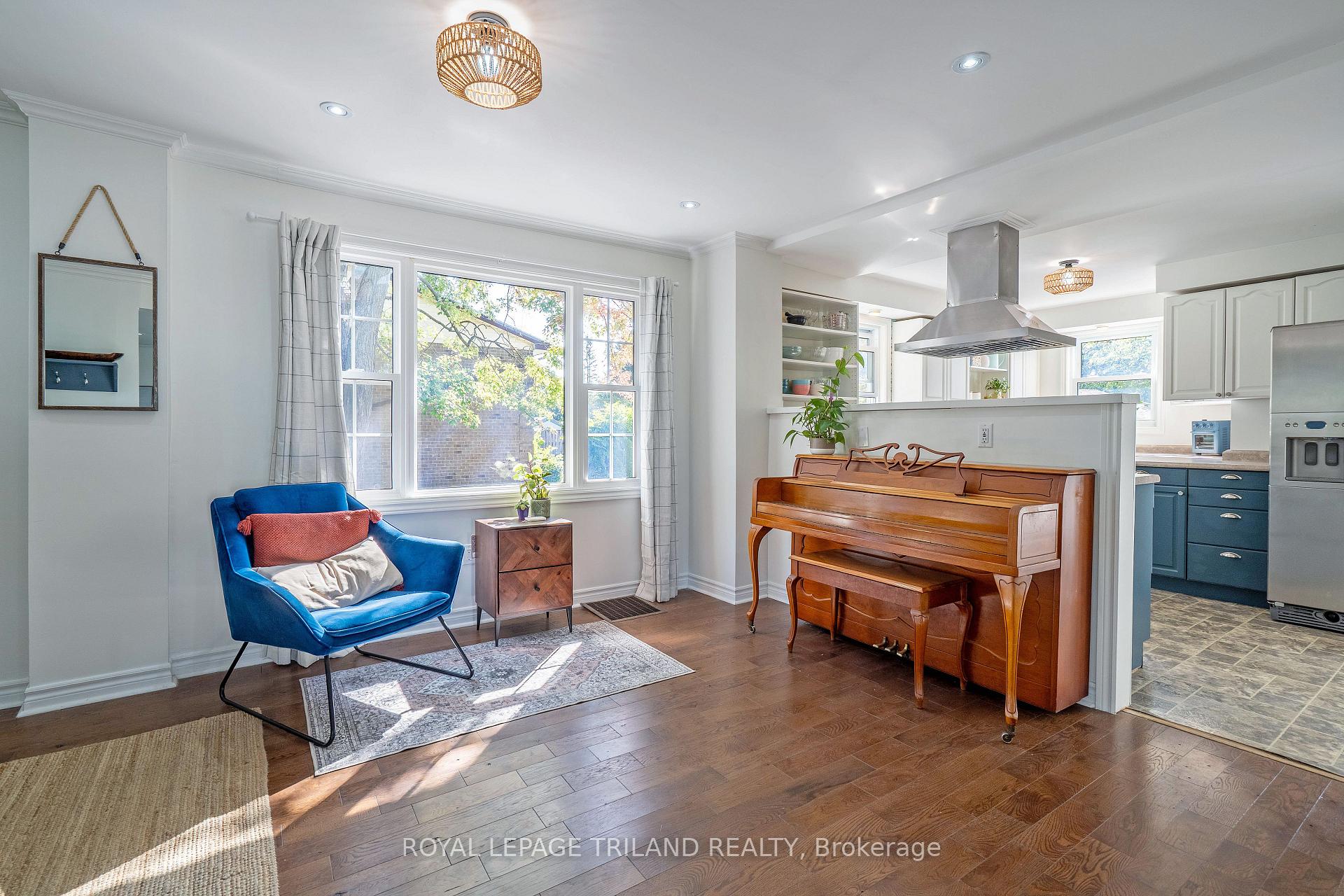 Photo 11 of 18 Tecumseh Street, St. Thomas — HOMEH