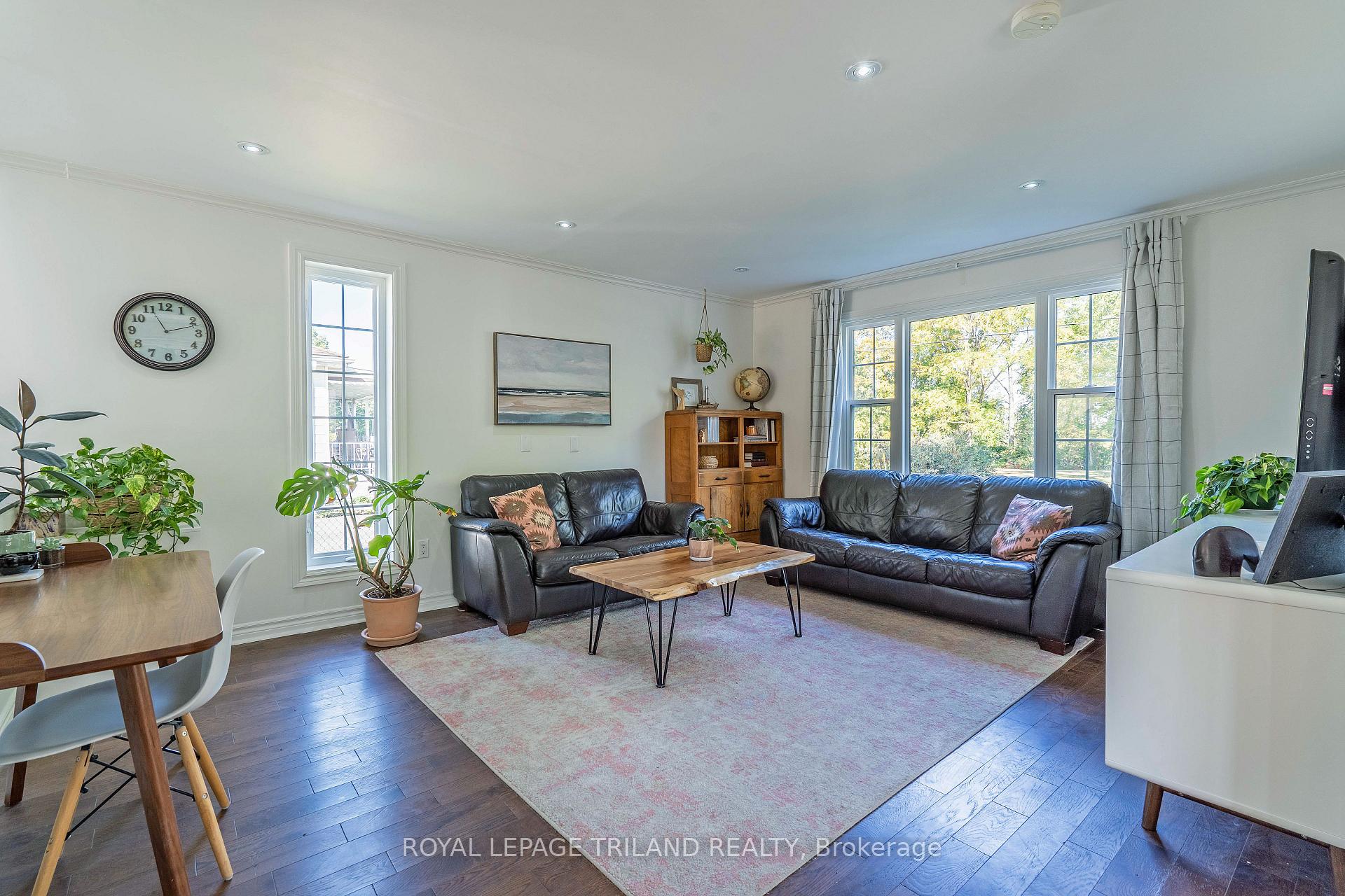 Photo 13 of 18 Tecumseh Street, St. Thomas — HOMEH