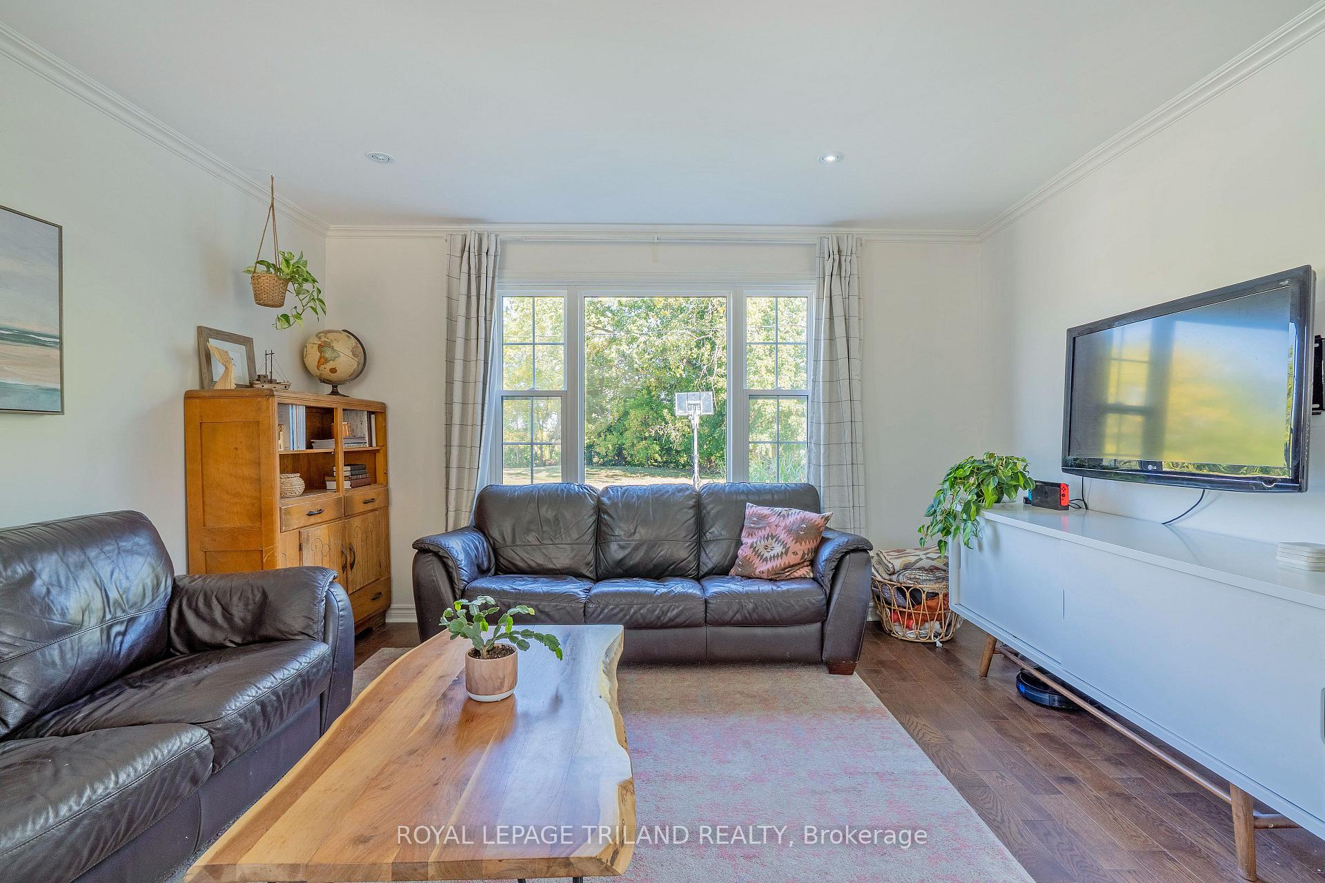 Photo 14 of 18 Tecumseh Street, St. Thomas — HOMEH