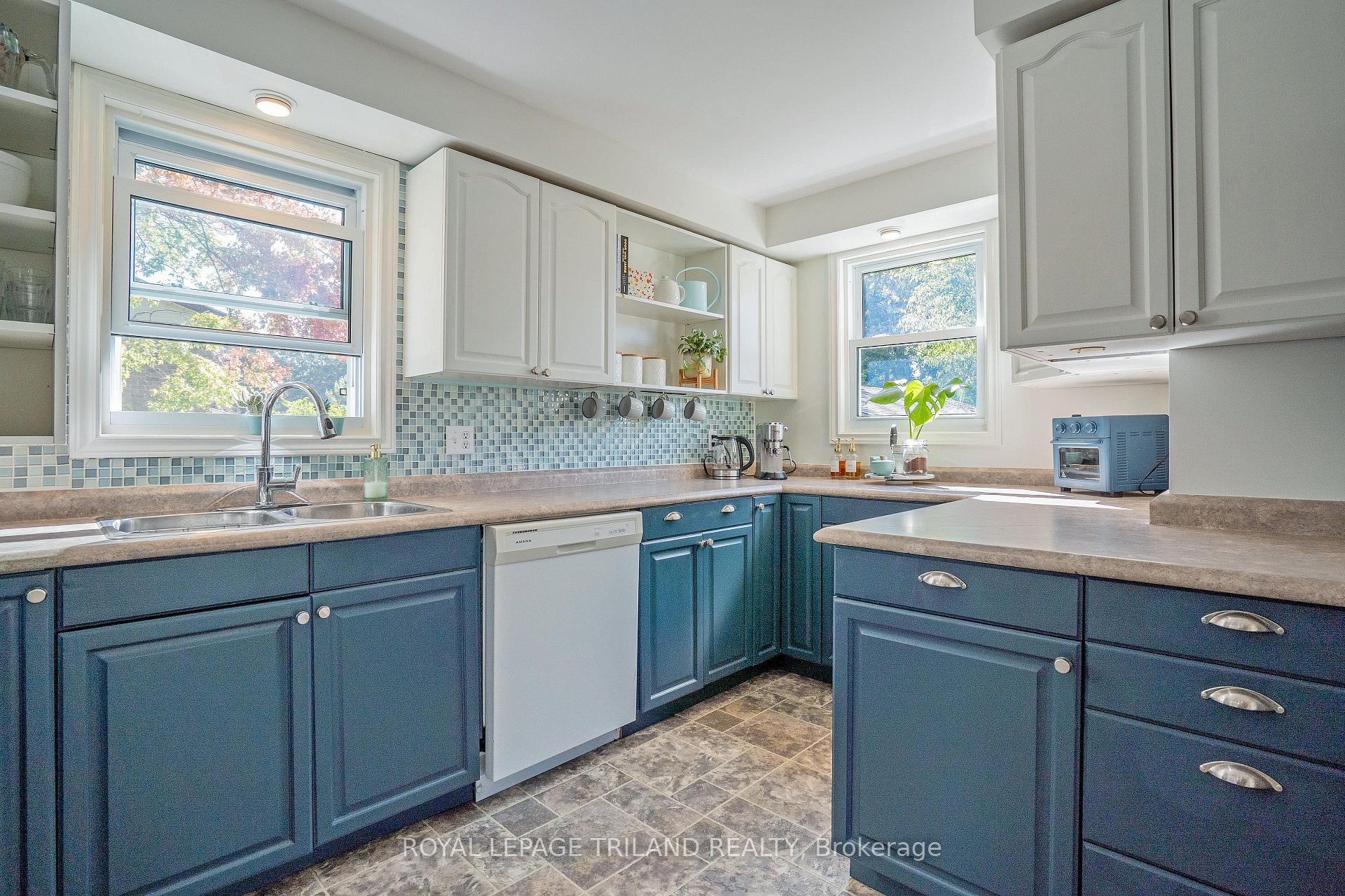 Photo 19 of 18 Tecumseh Street, St. Thomas — HOMEH