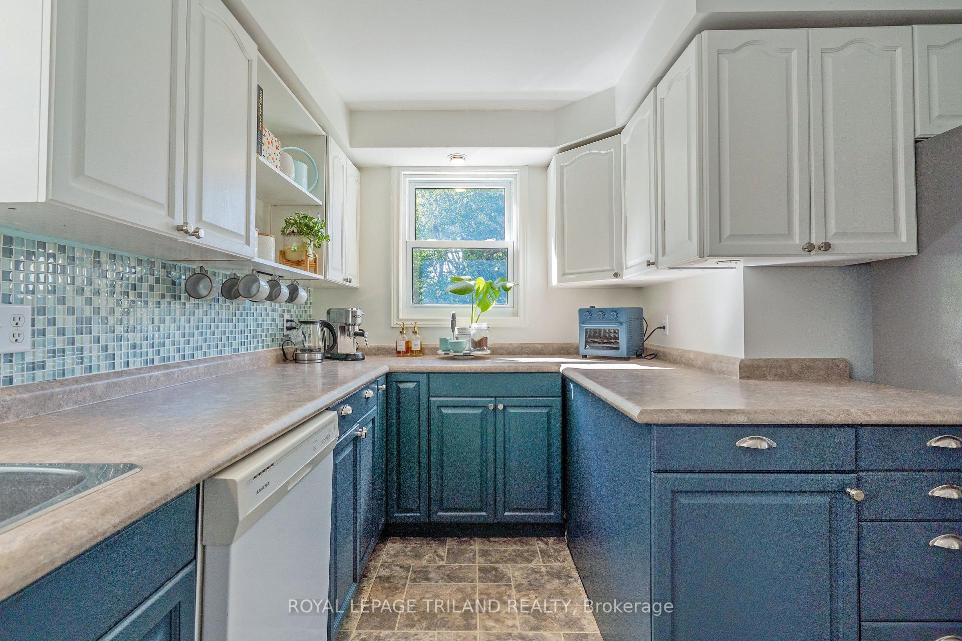 Photo 20 of 18 Tecumseh Street, St. Thomas — HOMEH