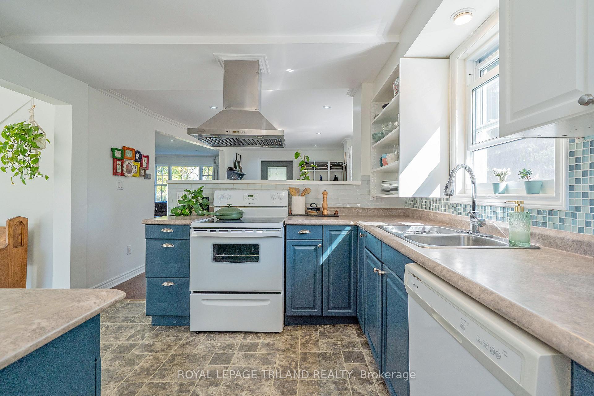 Photo 22 of 18 Tecumseh Street, St. Thomas — HOMEH