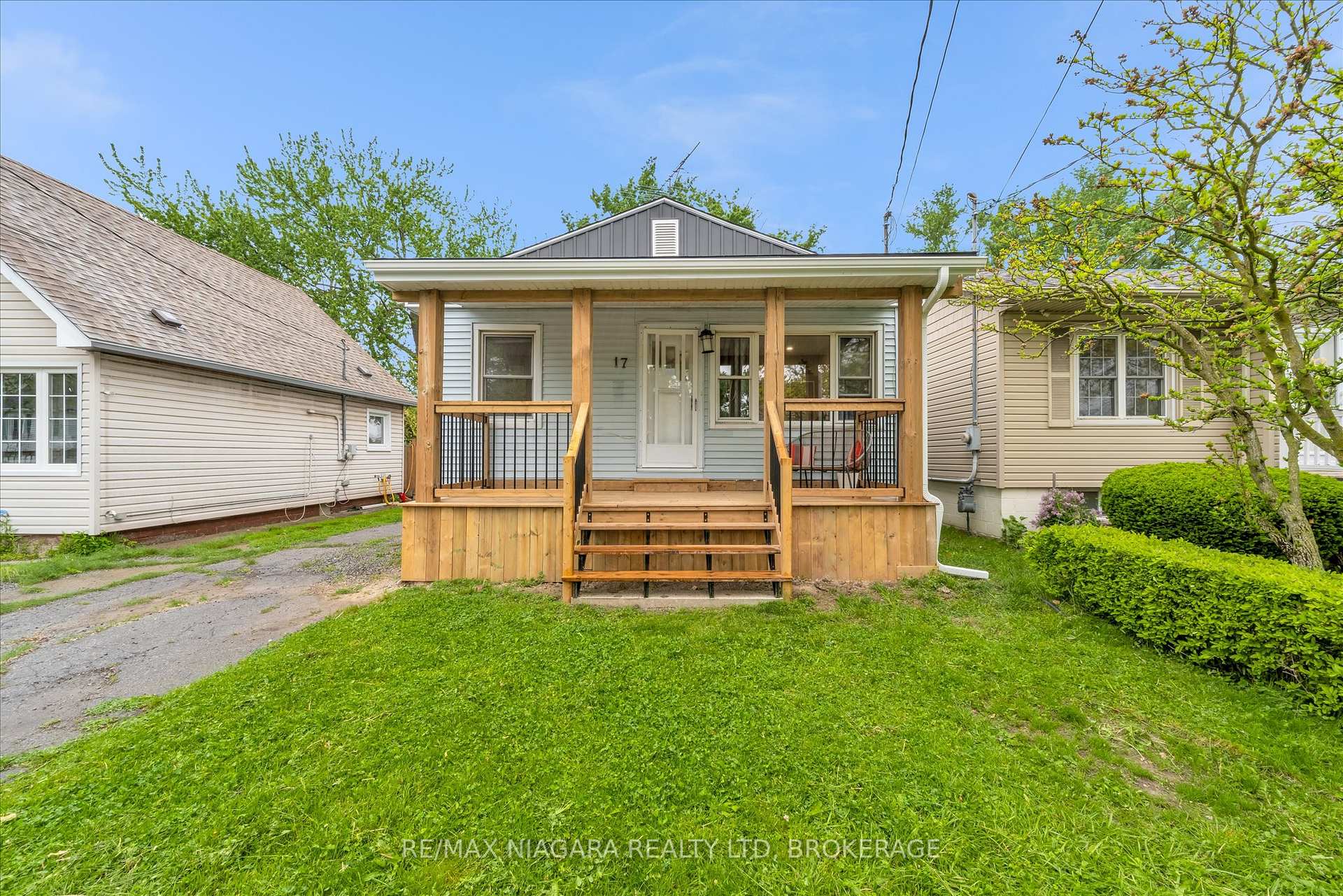 Photo 1 of 17 Lonsdale Avenue, St. Catharines, Secord Woods — HOMEH