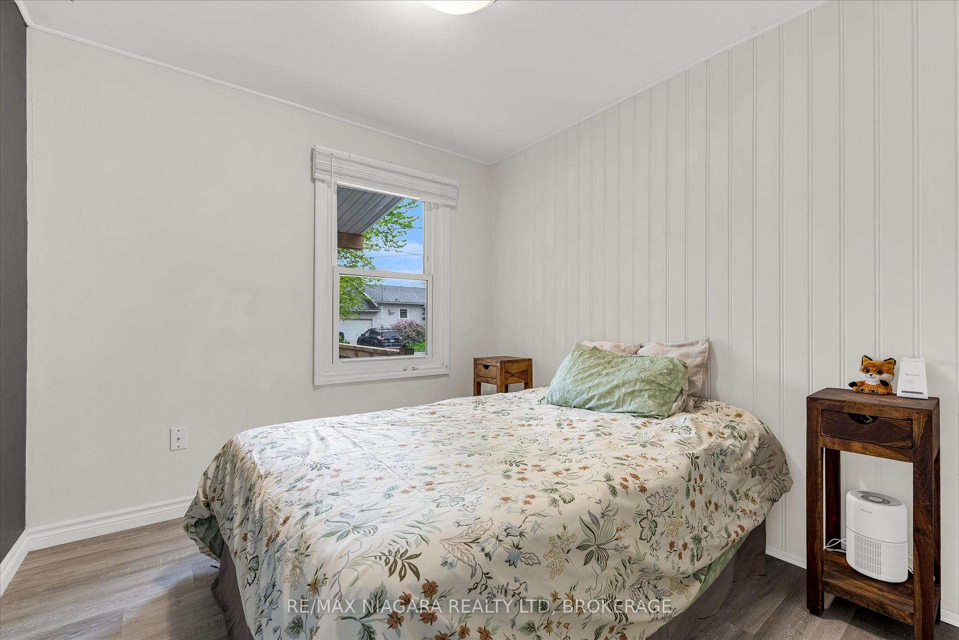 Photo 7 of 17 Lonsdale Avenue, St. Catharines, Secord Woods — HOMEH