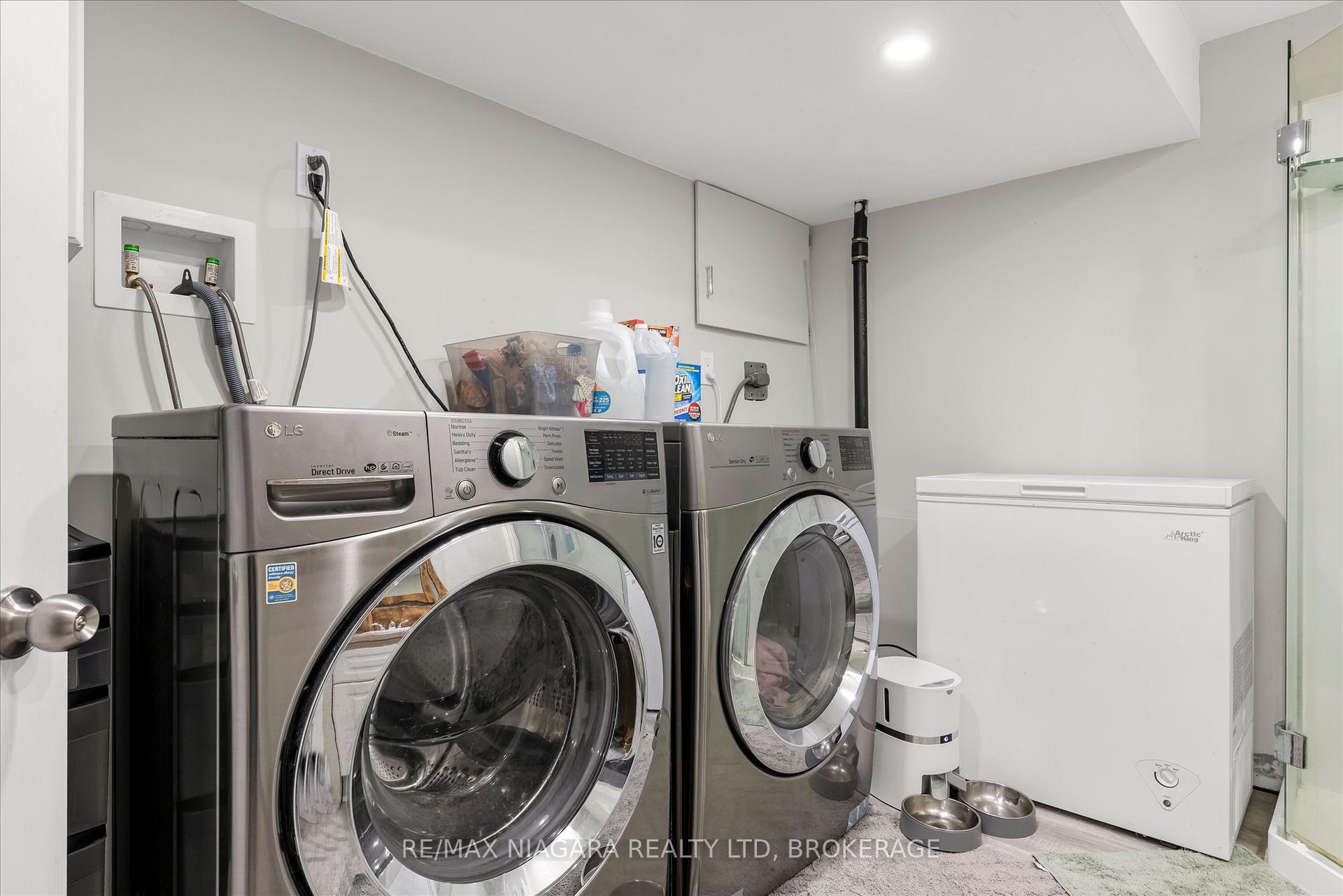 Photo 14 of 17 Lonsdale Avenue, St. Catharines, Secord Woods — HOMEH