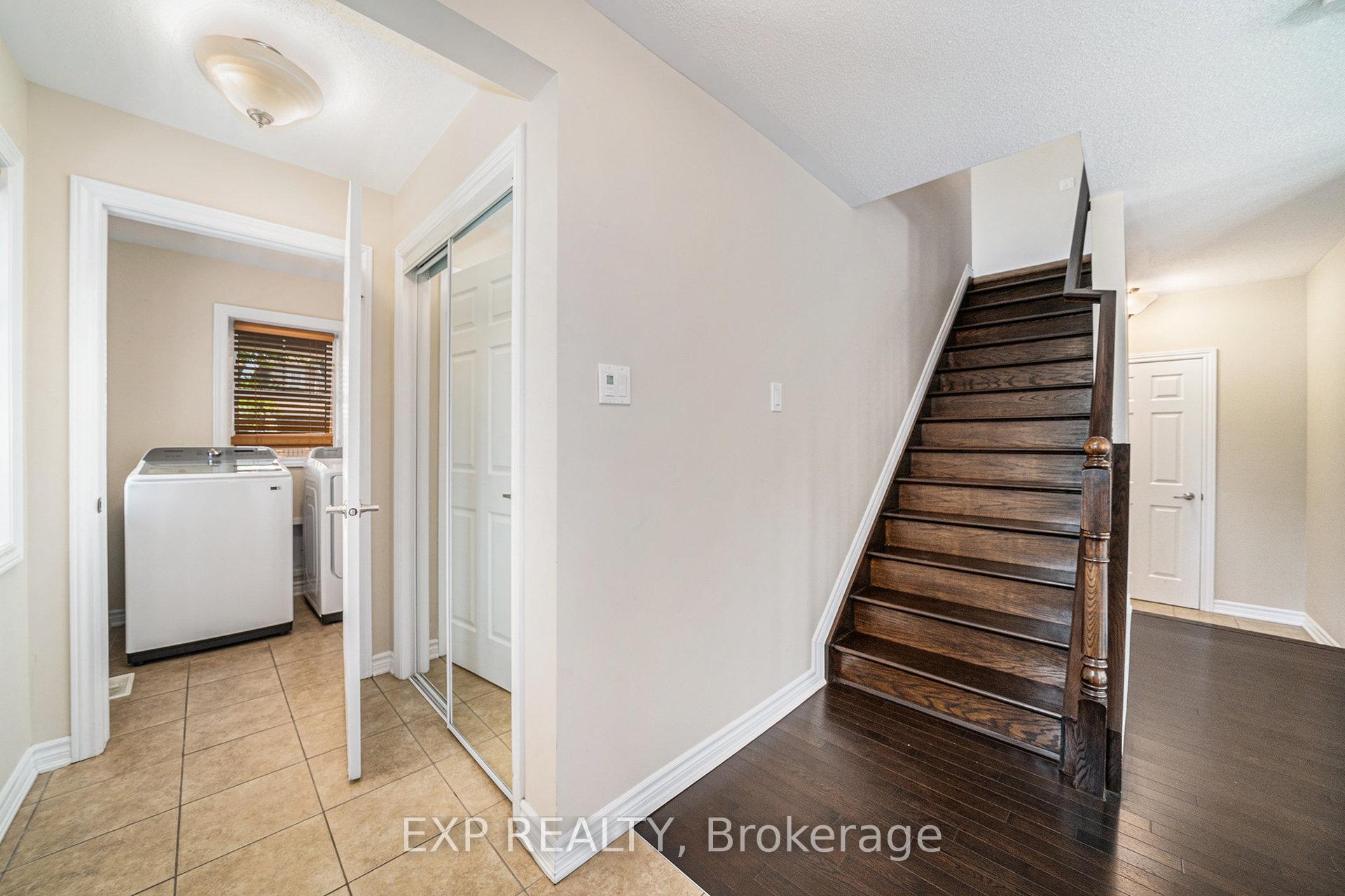 Photo 3 of 301 Gallantry Way, Ottawa, Stittsville (North) — HOMEH