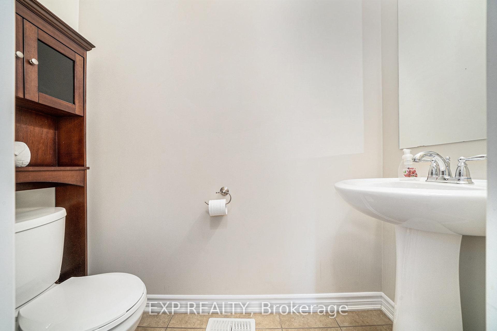 Photo 5 of 301 Gallantry Way, Ottawa, Stittsville (North) — HOMEH