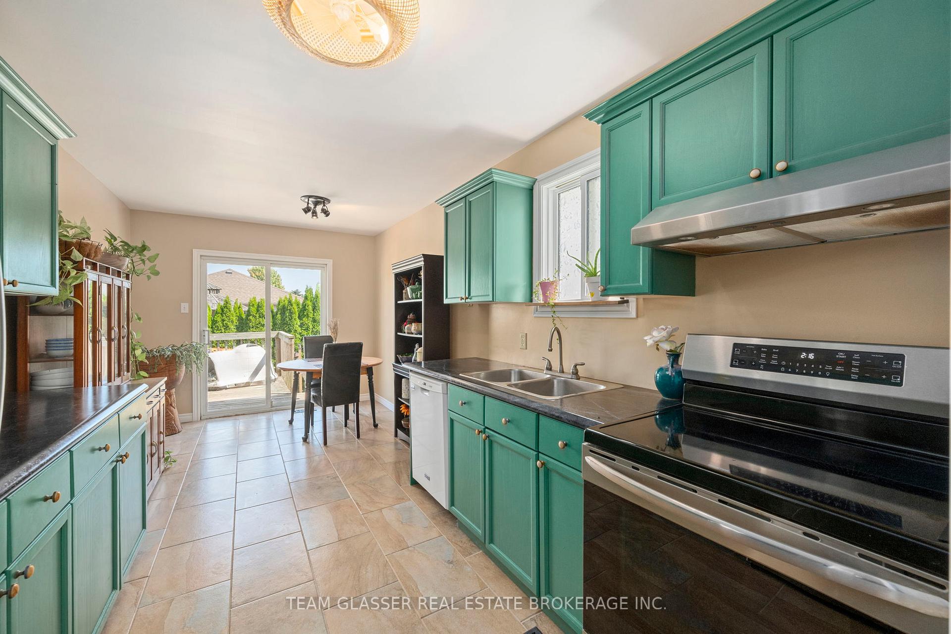 Photo 2 of 76 Juno Drive, St. Thomas — HOMEH