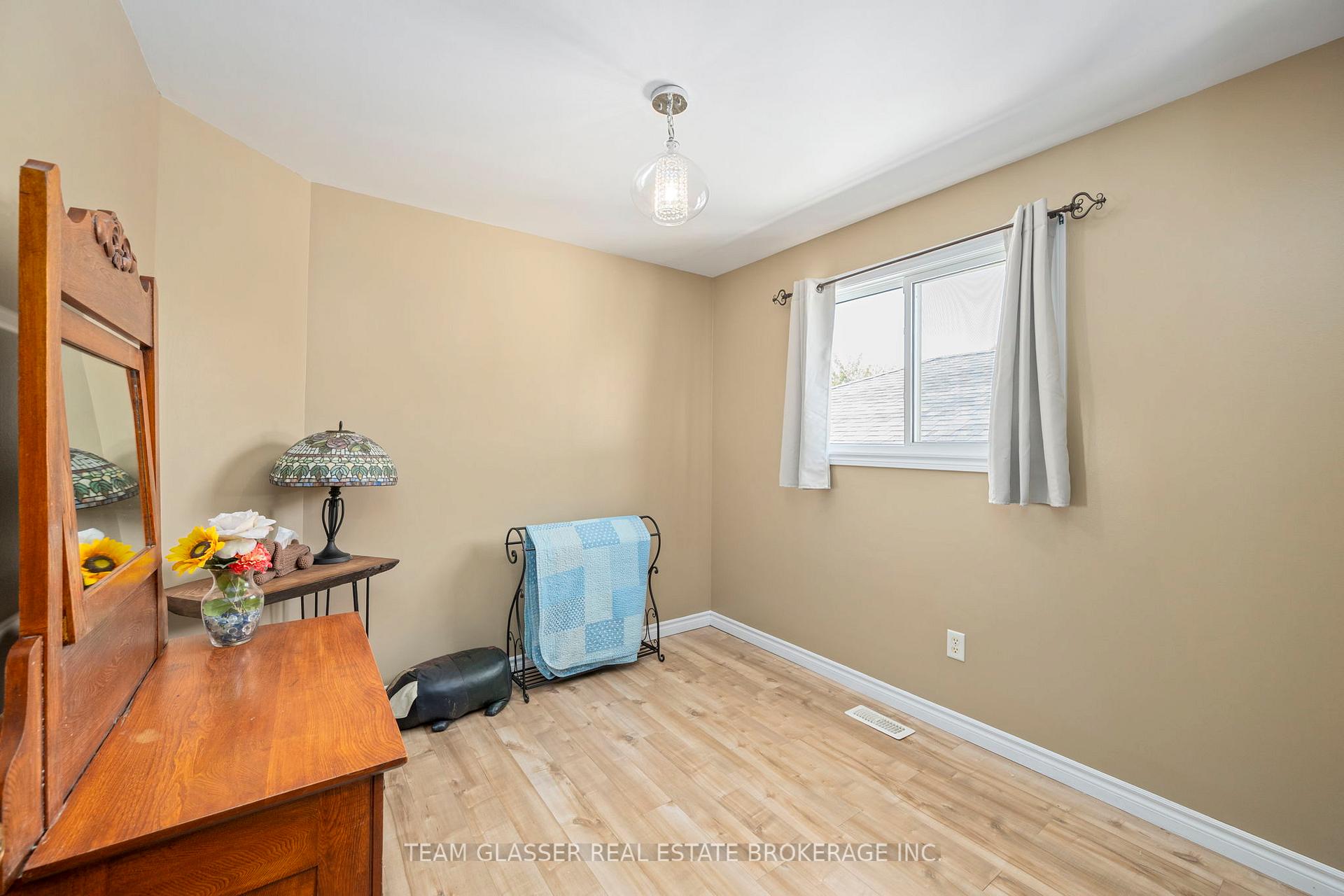 Photo 6 of 76 Juno Drive, St. Thomas — HOMEH