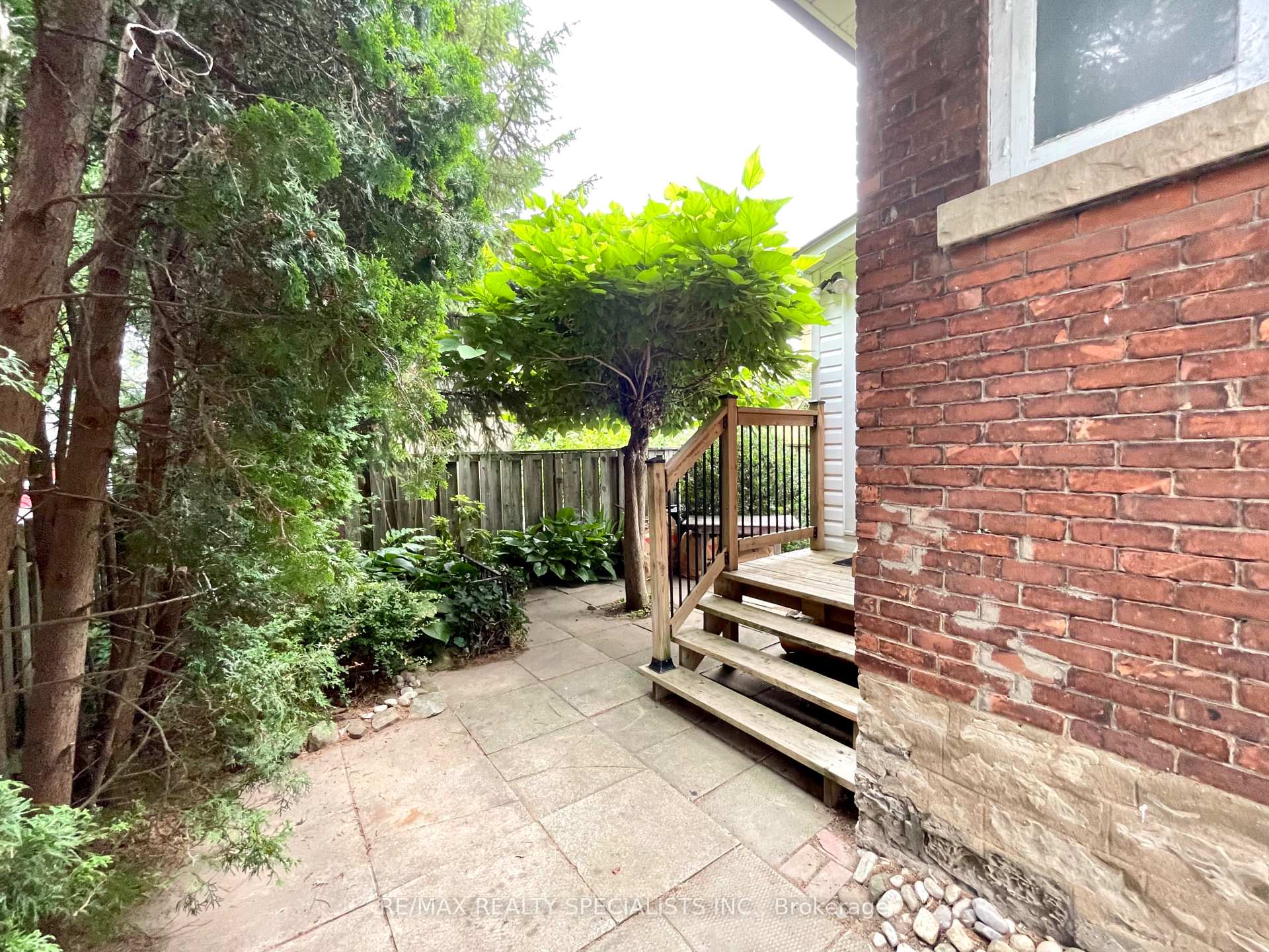 Photo 2 of 56 Woodland Avenue, St. Catharines, Downtown — HOMEH