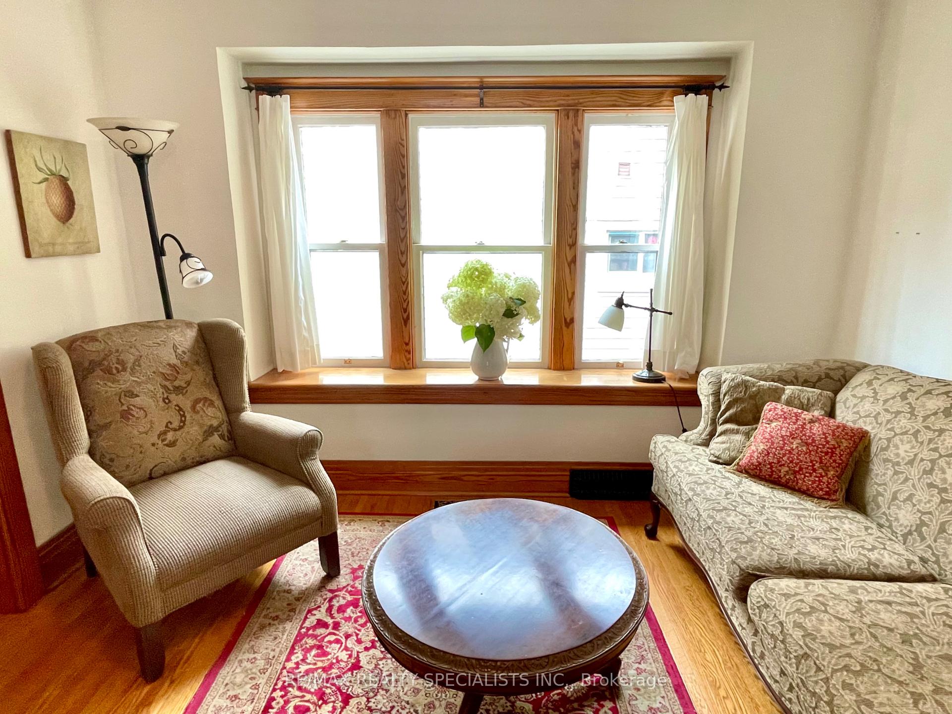 Photo 12 of 56 Woodland Avenue, St. Catharines, Downtown — HOMEH