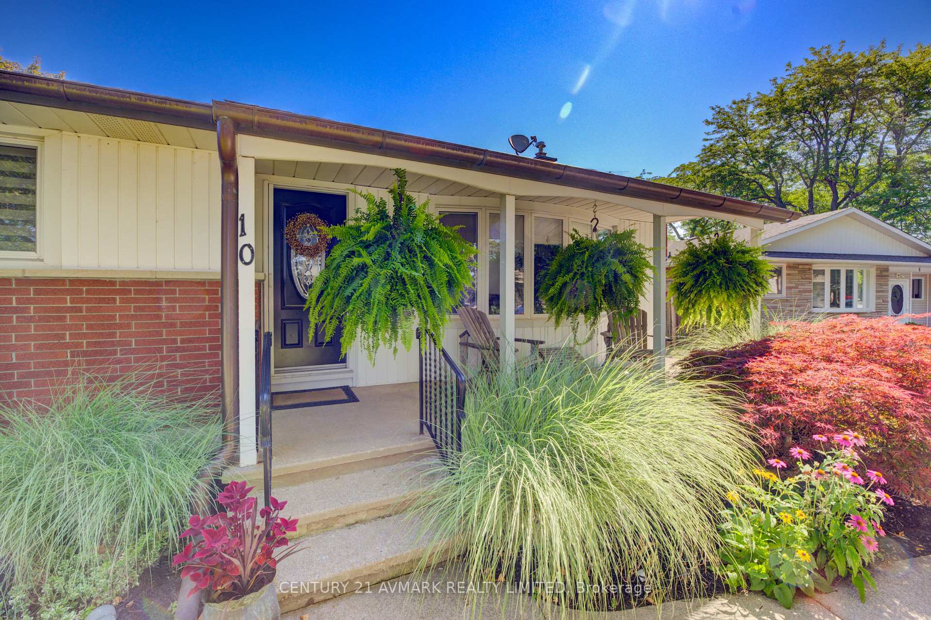 Photo 4 of 10 Royale Road, St. Catharines, Lakeport — HOMEH