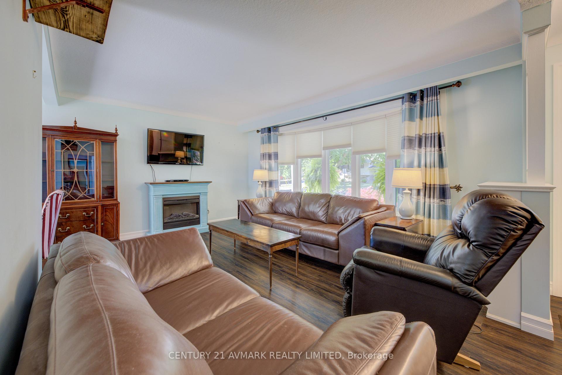 Photo 8 of 10 Royale Road, St. Catharines, Lakeport — HOMEH