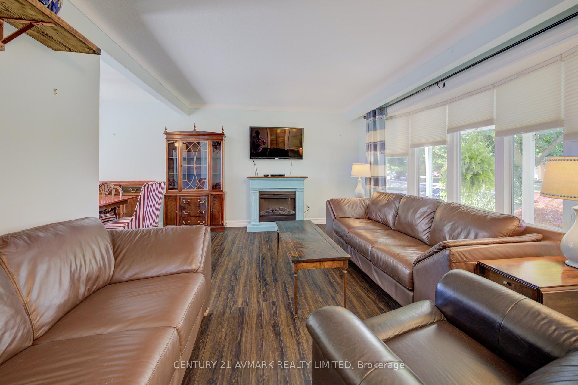 Photo 9 of 10 Royale Road, St. Catharines, Lakeport — HOMEH