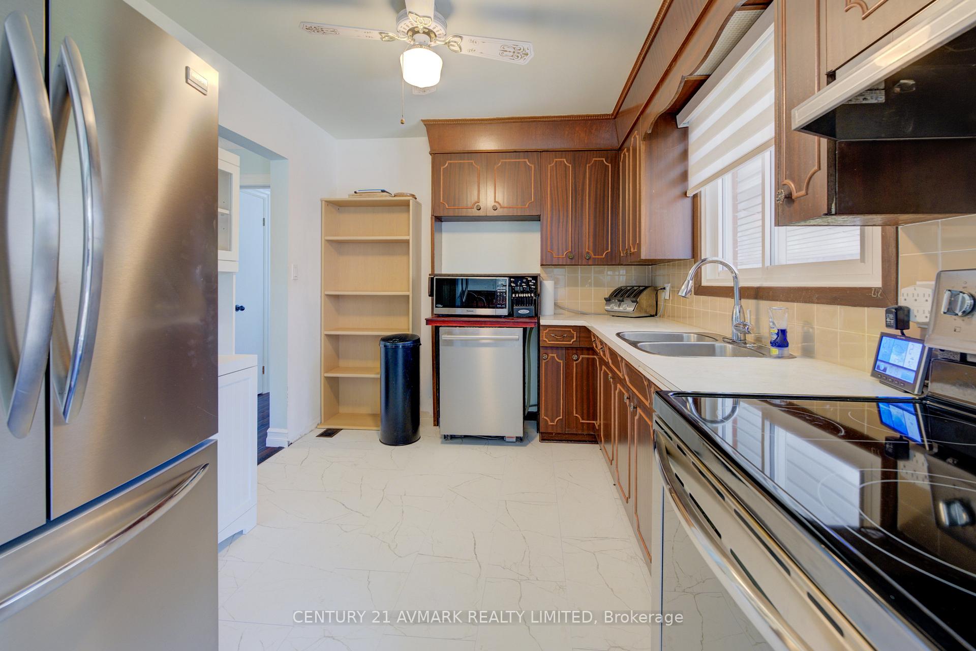 Photo 12 of 10 Royale Road, St. Catharines, Lakeport — HOMEH