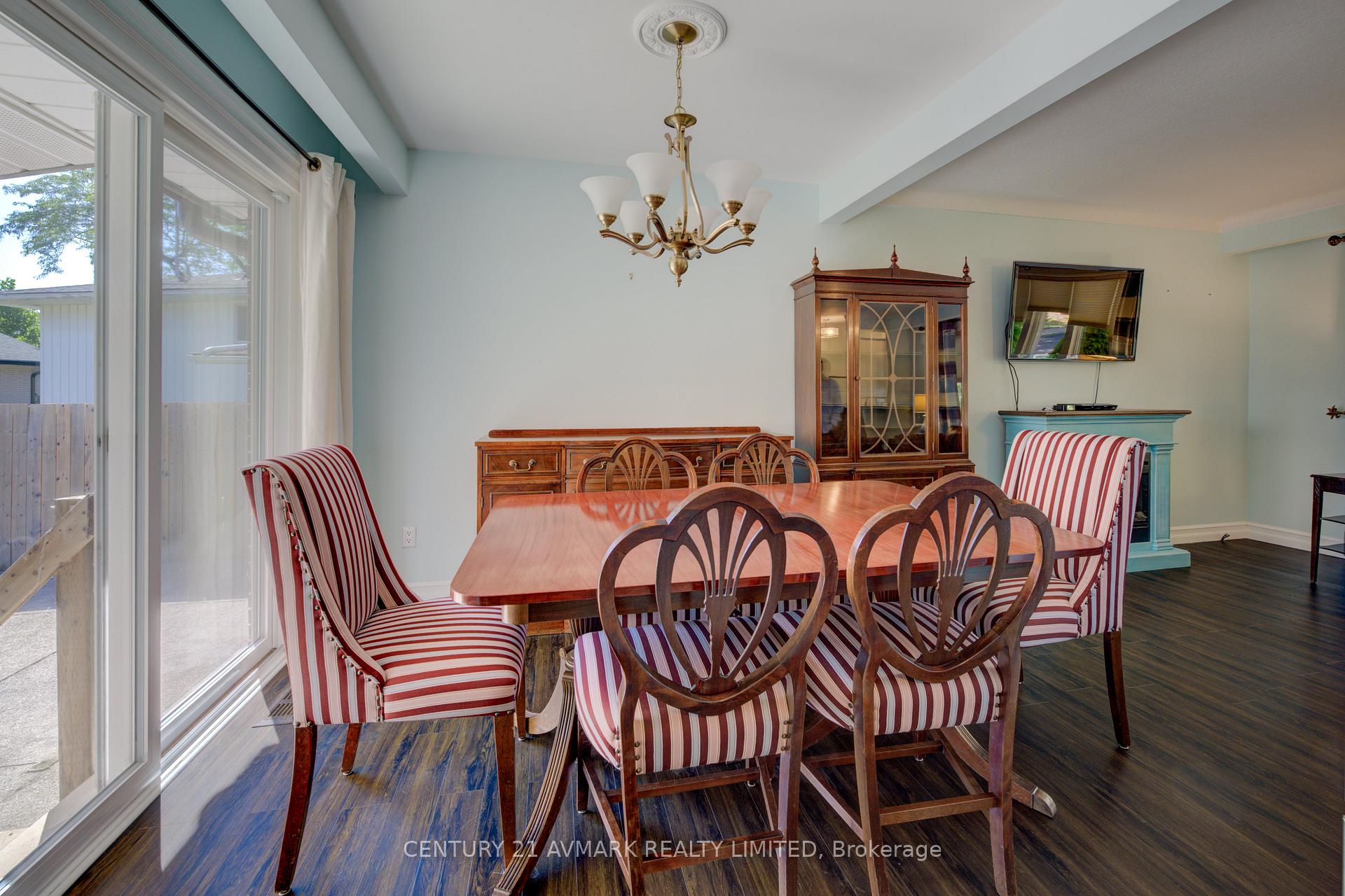 Photo 14 of 10 Royale Road, St. Catharines, Lakeport — HOMEH