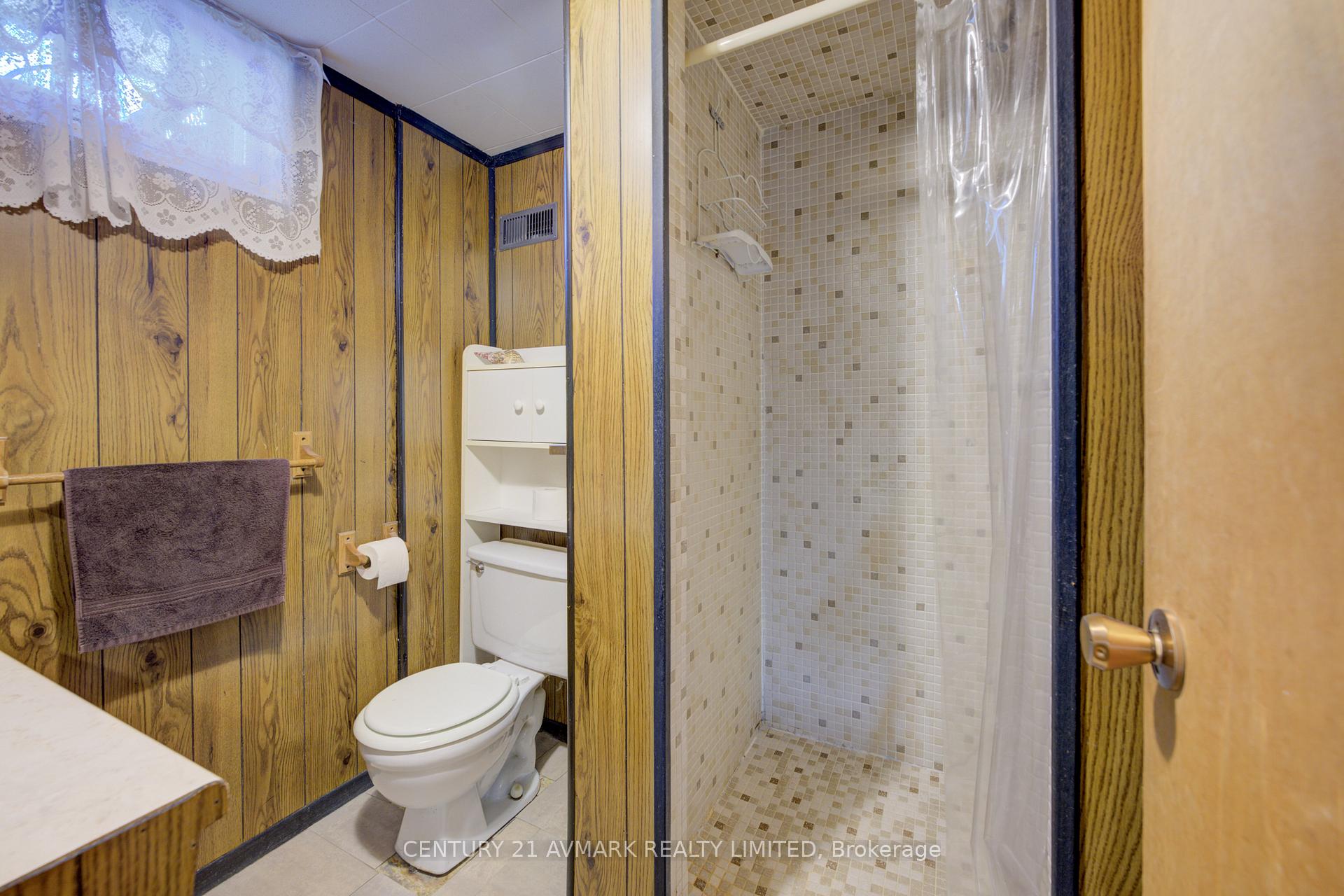 Photo 21 of 10 Royale Road, St. Catharines, Lakeport — HOMEH