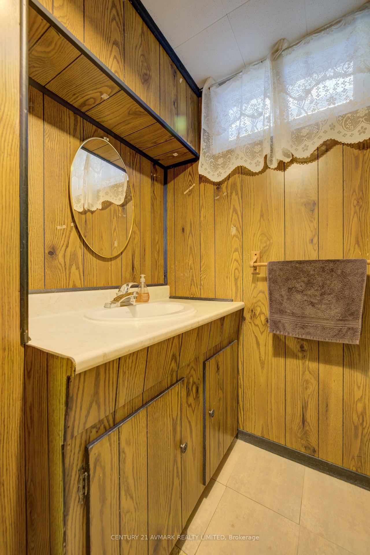 Photo 22 of 10 Royale Road, St. Catharines, Lakeport — HOMEH